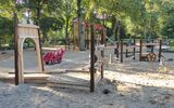 8 Moers, Kastell, Spielplatz.JPG